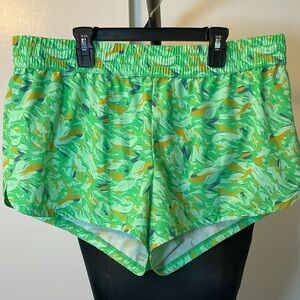 17. DSG Green Patterned Women's Running Shorts Size Large
